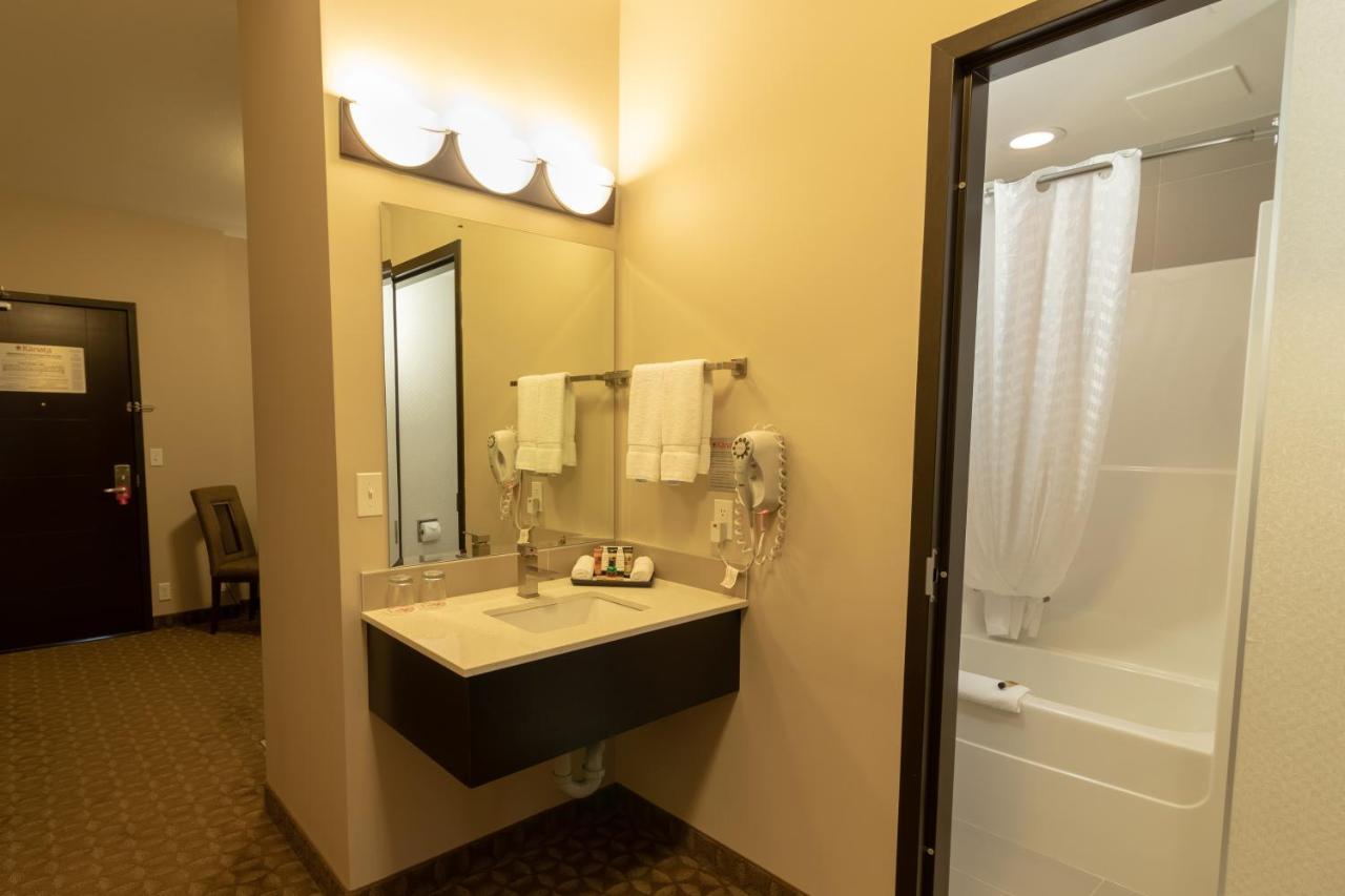 Kanata Whitecourt Extérieur photo