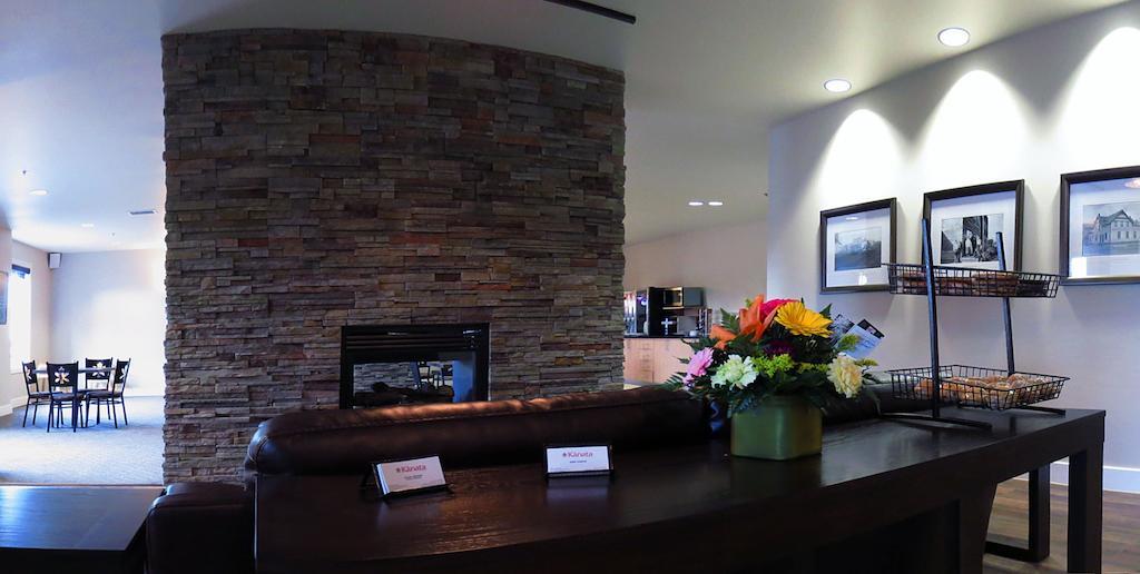 Kanata Whitecourt Extérieur photo